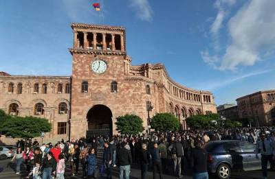 «Հրապարակ». Որդեկորույս ծնողներն արտաշիրիմում են պահանջում