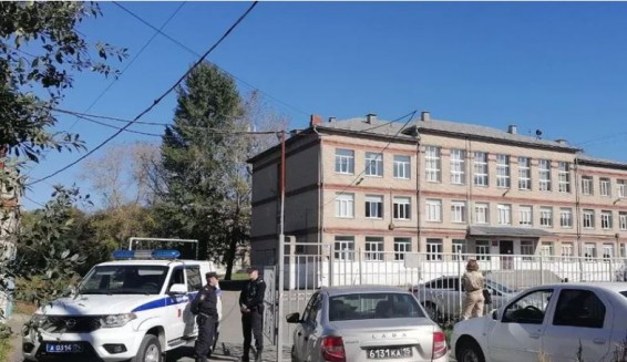 В Челябинске школьник с молотком напал на учеников и педагогов