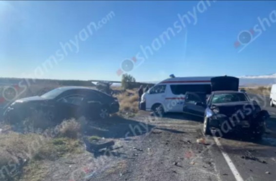 Կոտայքում բախվել են «Toyota Camry»-ն և «Opel Astra»-ն. կա 4 վիրավոր