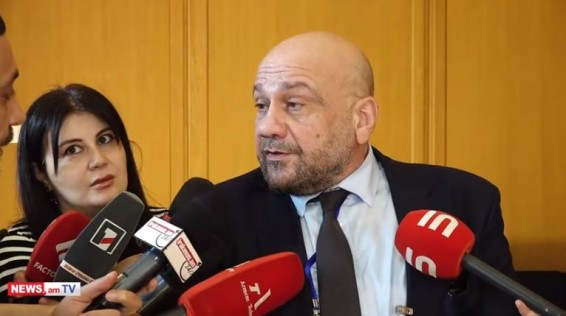 Директор Общественного радио Армении попытался объяснить, зачем внедряет опыт радио «Свобода» на ОРА