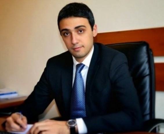 Վարչապետի օգնականին 10 հազար դոլար են նվիրել