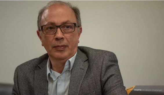 Подписание мирного договора вряд ли приведет к миру: Айвазян о переговорах с Баку