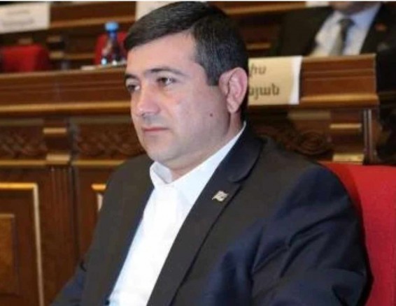 «Հրապարակ». Զզվո՞ւմ են, թե՞ վախենում. Մուշեղ Մուրադյանը երեկ արդեն իր բաժին SMS-ը ստացել էր
