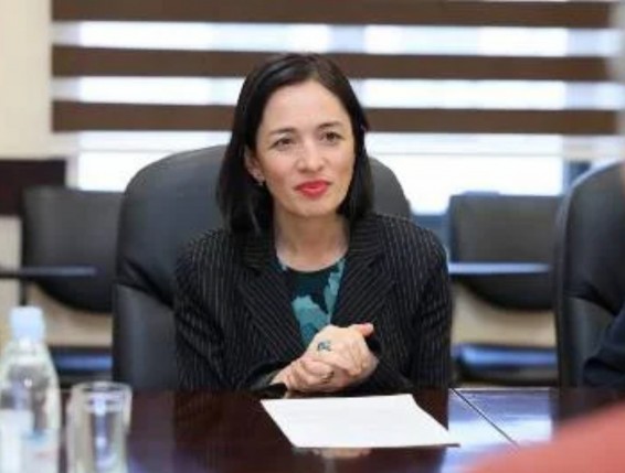 «Հրապարակ». Ժաննա Անդրեասյանը՝ արտոնյալ. Նա կարող է չկատարել Փաշինյանի հրահանգները