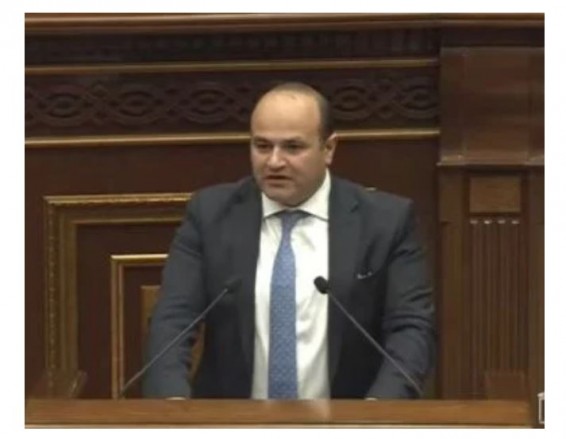 Министр: Военнослужащие тоже смогут воспользоваться программой поддержки безнадежных кредитов
