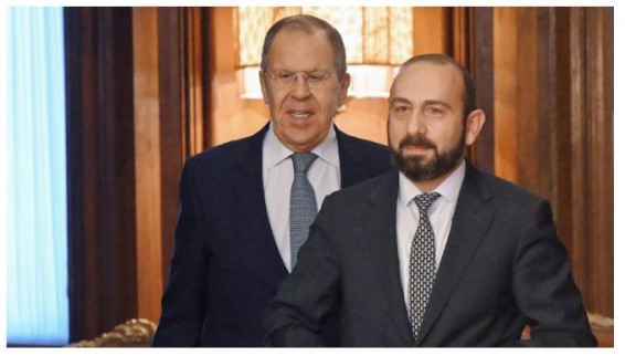 Глава МИД Армении по телефону поздравил Сергея Лаврова с юбилеем