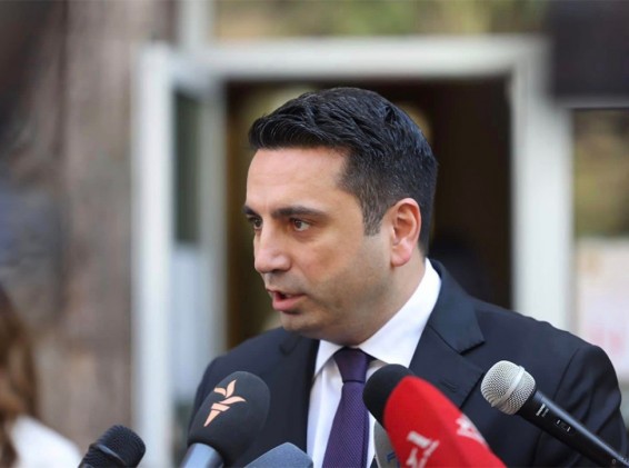 Ուղիղ. Ալեն Սիմոնյանի ճեպազրույցը