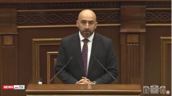 Парламент Армении лишил депутатской неприкосновенности Овика Агазаряна и Тарона Маргаряна