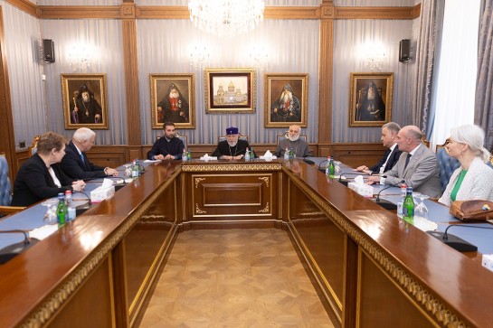 Ամենայն Հայոց Կաթողիկոսը ԵՏՍԿ ներկայացուցչի և ԵՄ դեսպանի հետ խոսել է Բաքվում ապօրինաբար պահվող հայ գերիների խնդրի մասին