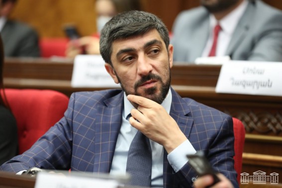 Պաշտոնապես հայտարարում եմ, որ վայր եմ դնում ԱԺ պատգամավորի մանդատս. Վիլեն Գաբրիելյան