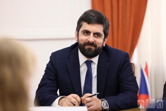 Չեմ կարող փաբ չգնալ, հաճույք եմ ստանում. ՔՊ-ական