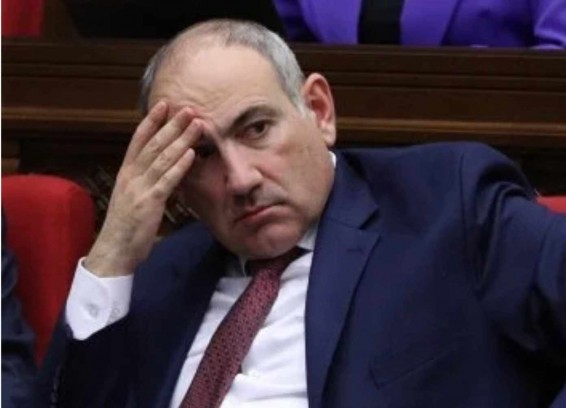 «Իրավունք». Փաշինյանը խիստ հրահանգ է իջեցրել գյումրեցի ՔՊ-ականներին, որ «ռեխները քիչ ստեղ-ընդեղ շաղ տան»