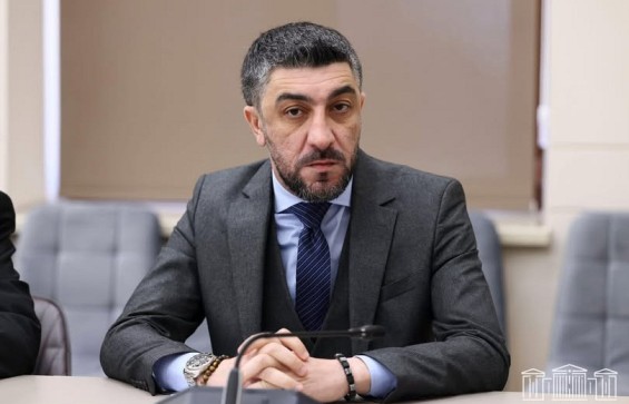 Վիլեն Գաբրիելյանի՝ պատգամավորի լիազորությունները դադարեցվեցին. Ալեն Սիմոնյանը կարգադրություն է ստորագրել