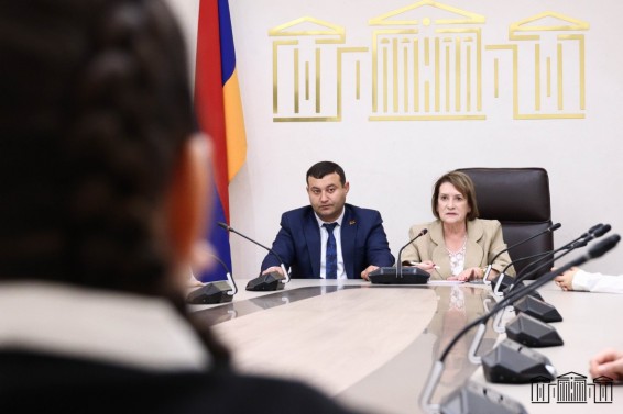 ՔՊ-ականներն ուսանողներին ու աշակերտներին ներկայացրել են արտաքին քաղաքականության առաջնահերթությունները