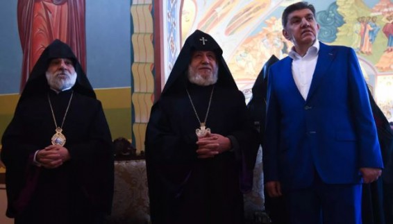 Католикос Всех армян поздравил главу САР с днем рождения