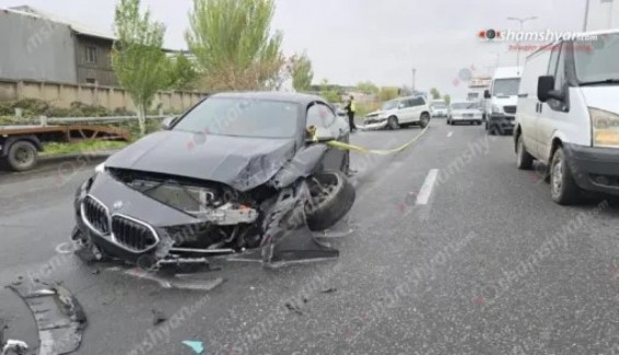 Երևան-Աշտարակ ավտոճանապարհին բախվել են «BMW»-ն ու «Mitsubishi Pajero IO»-ն