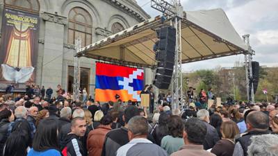 «Իրավունք». Փորձում են հեռակառավարել Ազատության հրապարակում գեներացվող ընդդիմադիր գործընթացները