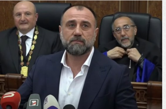 Այո, շատ կարևոր հարցերում պարտավոր ենք մեր անձնական ամբիցիաները դնել կողքի և մտածել պետության առավելագույն շահի մասին. Ռուբեն Մխիթարյան (Տեսանյութ)