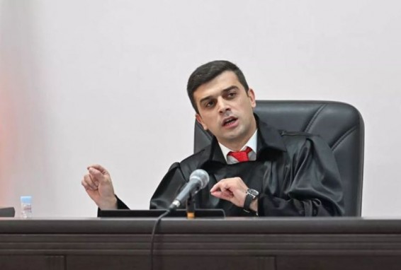 Նախկինում ՔՊ-ական լինելու մասին հիշատակելու համար դատավորը դուրս հրավիրեց լրագրողին