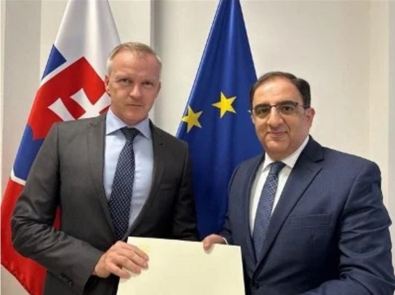 Դեսպան Հովհաննիսյանն իր հավատարմագրերի պատճենն է հանձնել Իգոր Մաուկշին