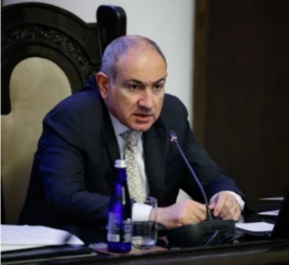 Ոչ միայն կանայք, տղամարդիկ էլ կան, որ իրենց աշխտավարձը չեն տնօրինում. Փաշինյանը հակադարձեց Անդրեասյանին