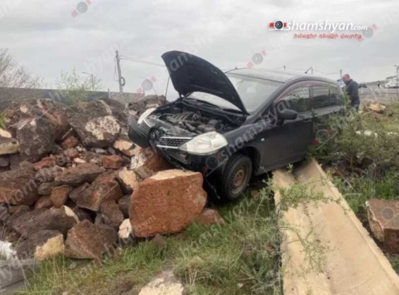 Օշականի խաչմերուկում բախվել են «Hyundai Sonata»-ն ու «Nissan Tiida»-ն. մեքենաներից մեկը վարել է հղի կին