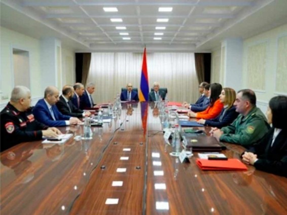Տեղի է ունեցել Անվտանգության խորհրդի հերթական նիստը. մասնակցել է նաեւ Վահագն Խաչատուրյանը