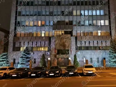 Շենքի բակում վիճաբանության ժամանակ կրակոցներ են հնչել. անվտանգության աշխատակիցները տեսագրությունները ջնջել են