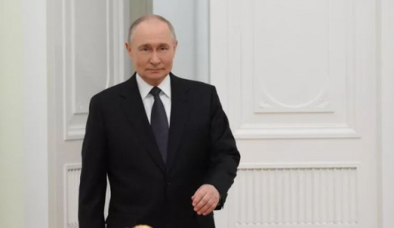 Путин объявил перемирие в дни 80-летия Победы
