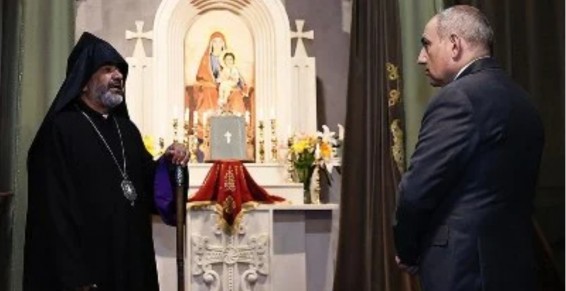 «Ժողովուրդ». Սկանդալային առաջնորդը ջերմ ընդունել է Նիկոլ Փաշինյանին