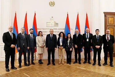 «Փաստ». Նիկոլ Փաշինյանի շրջապատն էլ է դժգո՞հ նրա թե՛ ներքին, թե՛ արտաքին քաղաքականությունից