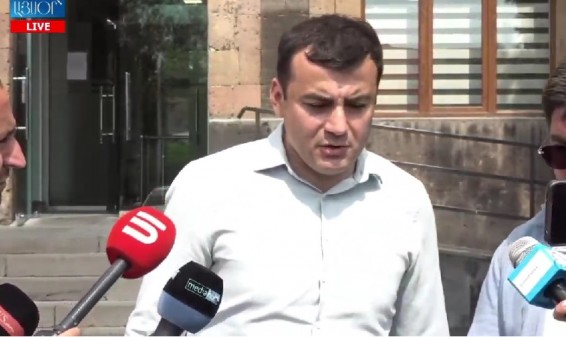 LIVE. Չախոյանը մանրամասնում է Նոր Նորք վարչական շրջանի ղեկավարի հետ ունեցած միջադեպի մանրամասները