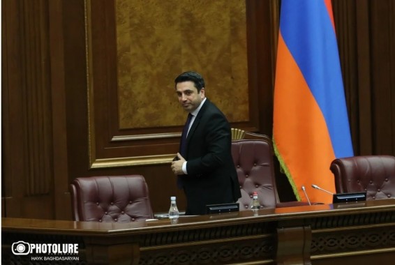Армяне смогут жить в Баку после подписания мирного договора с Азербайджаном – Ален Симонян