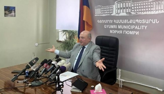 Вардан Гукасян назвал политическим заказом аресты архиепископов Галстаняна и Аджапахяна
