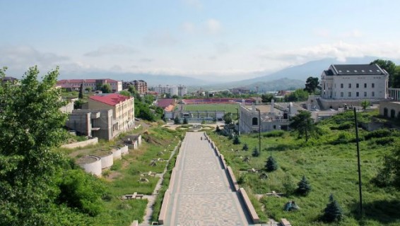 В Степанакерте снесли памятник Айвазовскому