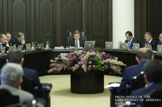 Իրավաբանական անձանց տրվող լիցենզիաները կտրամադրվեն բացառապես էլեկտրոնային եղանակով, սակայն կլինեն բացառություններ
