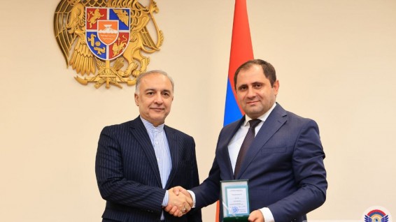 Պապիկյանը հրաժեշտի հանդիպումէ ունեցել Իրանի դեսպանի հետ