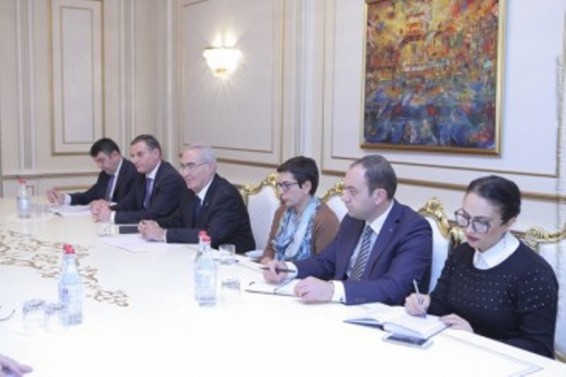 Գալուստ Սահակյանն ընդունել է ՌԴ ԴԺ ԴԽ միջազգային գործերով հանձնաժողովի նախագահի գլխավորած պատվիրակությանը
