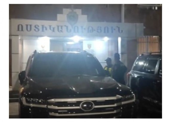 После задержания Нарека Оганяна министр внутренних дел Армении прибыла в полицейский участок Эчмиадзина