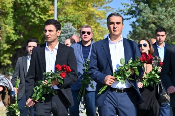 «Միասնության թևերի» ու «Շանթ դաշինքի» ներկայացուցիչներն այցելել են Եռաբլուր