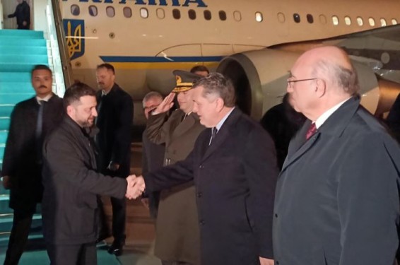Зеленский прибыл в Турцию