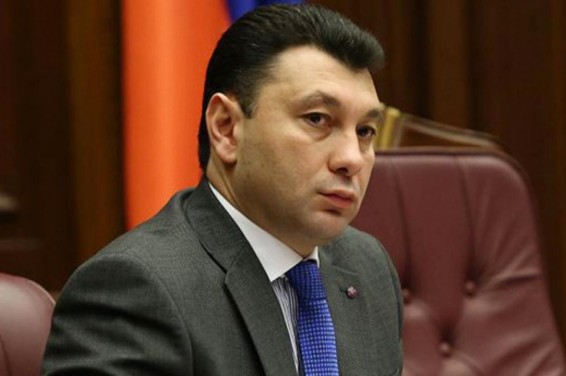 Քաղաքականությունը հո հացի հե՞րթ չէ, որ զիջենք. Շարմազանով