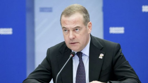Медведев: НАТО — враг России, совместного совета быть не может