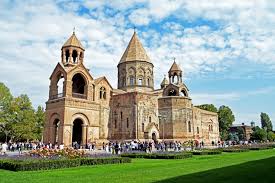 «Ժողովուրդ». Իշխանությունները «եկեղեցու բարենորոգում» անվան տակ փորձում են «տիրանալ» եկեղեցու գույքին