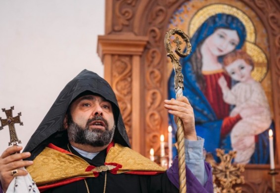 Մկրտիչ Սրբազանը տնային կալանքից ազատ արձակվեց