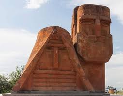 Омбудсмен по культурному наследию Арцаха бьёт тревогу: символу Арцаха — памятнику «Мы и наши горы» — грозит полное уничтожение