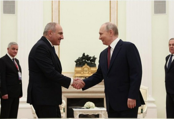 Путин посоветовал Пашиняну как можно скорее определиться — выбирает он ЕС или ЕАЭС: в этом случае будет возможен «мягкий развод»