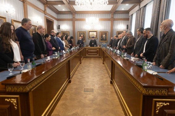 Ամենայն Հայոց Կաթողիկոսն ու մշակութային գործիչները քննարկել են ներհասարակական կյանքում արձանագրվող ցավալի զարգացումները