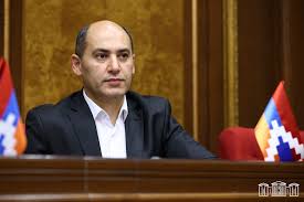 Դիմակավորված անձինք ներխուժել են Մարտուն Գրիգորյանի տուն