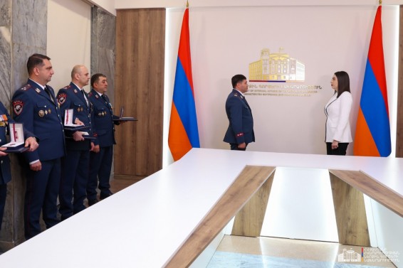 Արփինե Սարգսյանը պարգևներ է հանձնել ՆԳՆ մի շարք ծառայողների